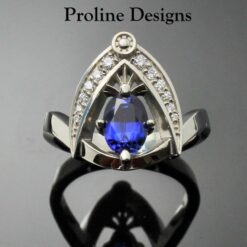 Blue Sapphire and Diamond Ring Vintage style in 14k Gold