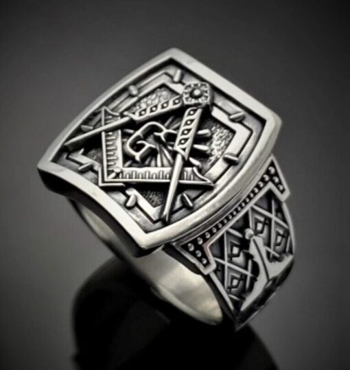 Stylish Blue Lodge Ring in Sterling Silver