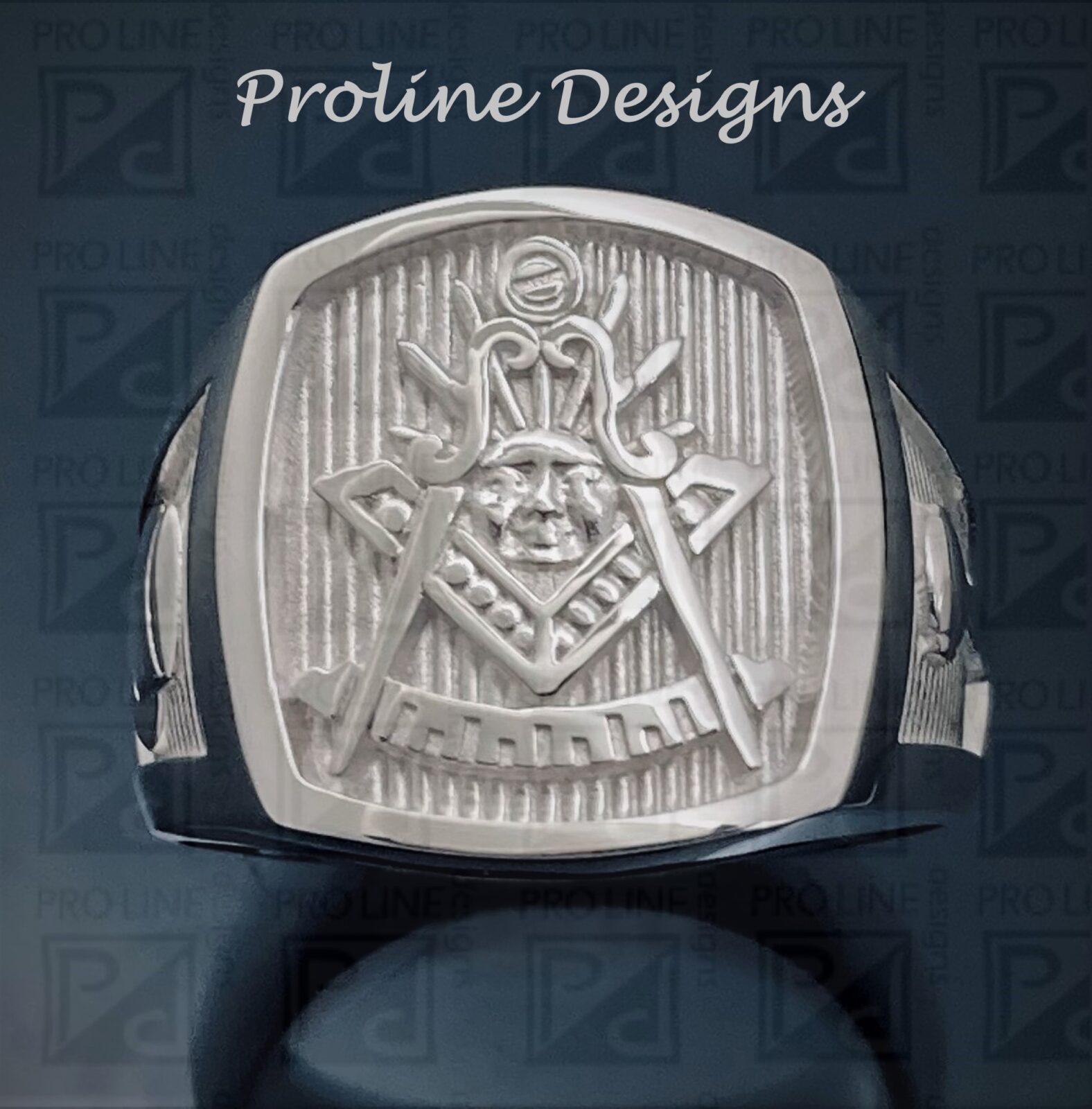 Past Master Masonic Ring in Sterling Silver with Polished Finish ~ Style 008